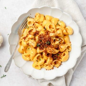 close up of pumpkin mac and cheese
