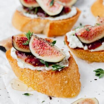 close up of fig and goat cheese crostini