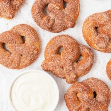 close up of cinnamon sugar pretzels.