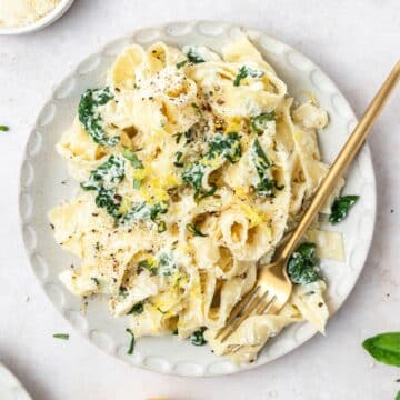 close up of lemon ricotta pasta.
