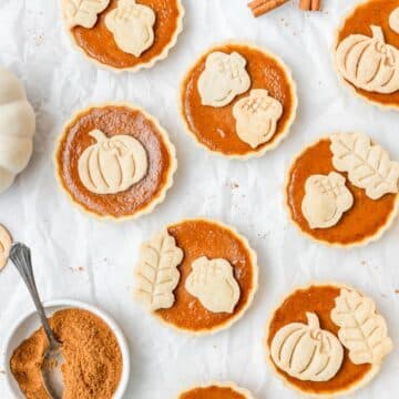 close up of mini pumpkin pie tarts.