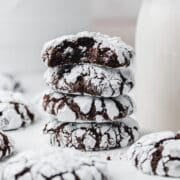 close up of espresso crinkle cookies.