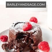 molten chocolate lava cakes pin.