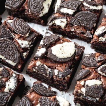 close up of Oreo brownies.