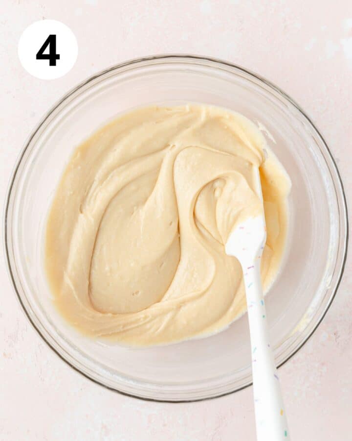 vanilla cupcake batter in bowl.