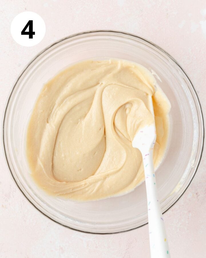 cupcake batter in bowl.