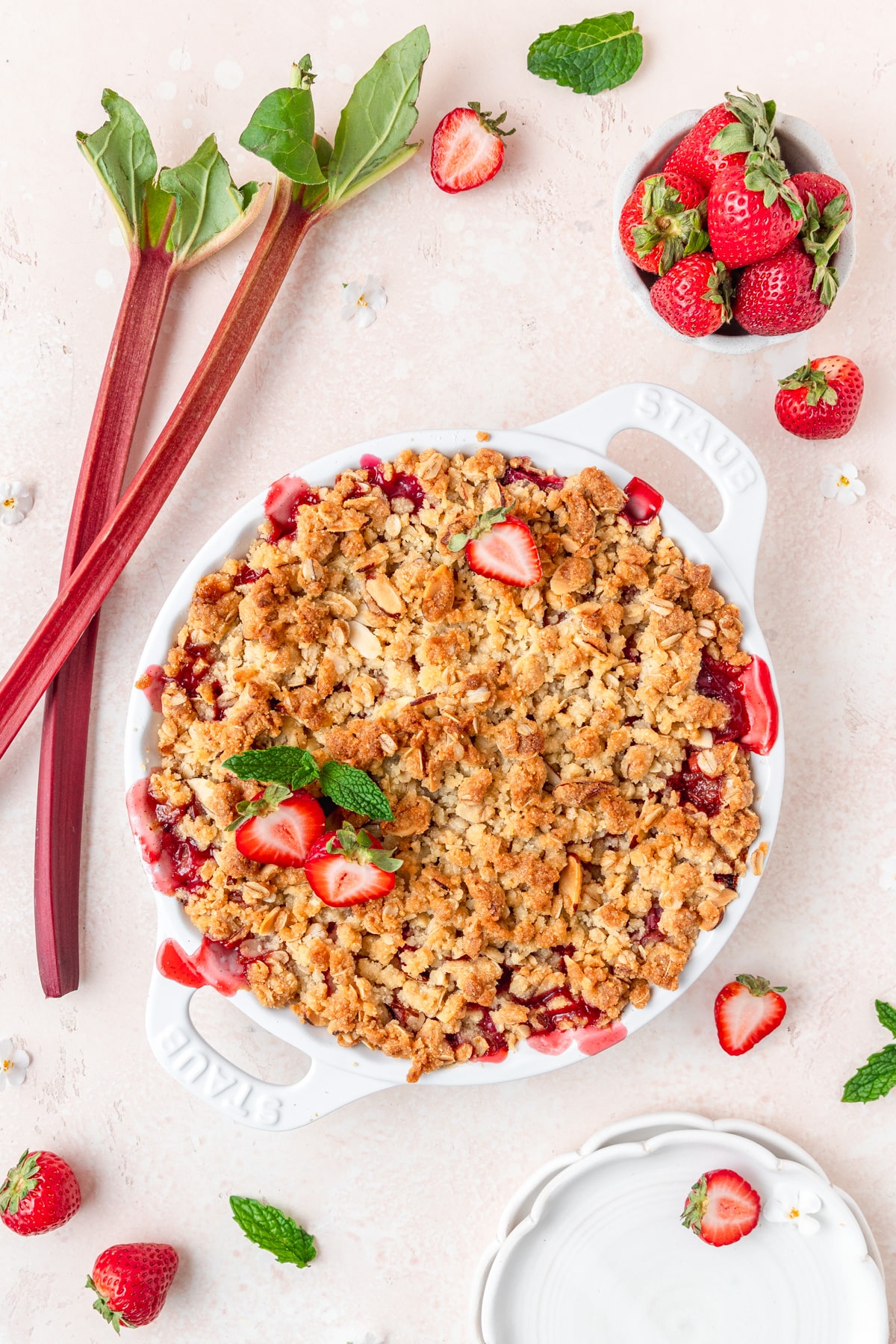 strawberry rhubarb crisp after baking.